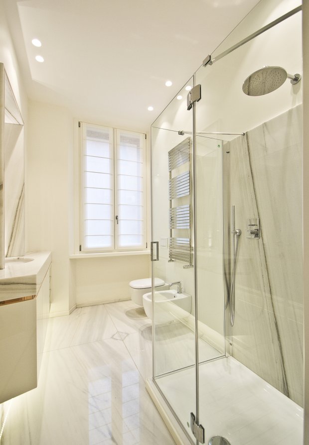  Bathroom in Bianco Lasa Covelano Vena Oro image 